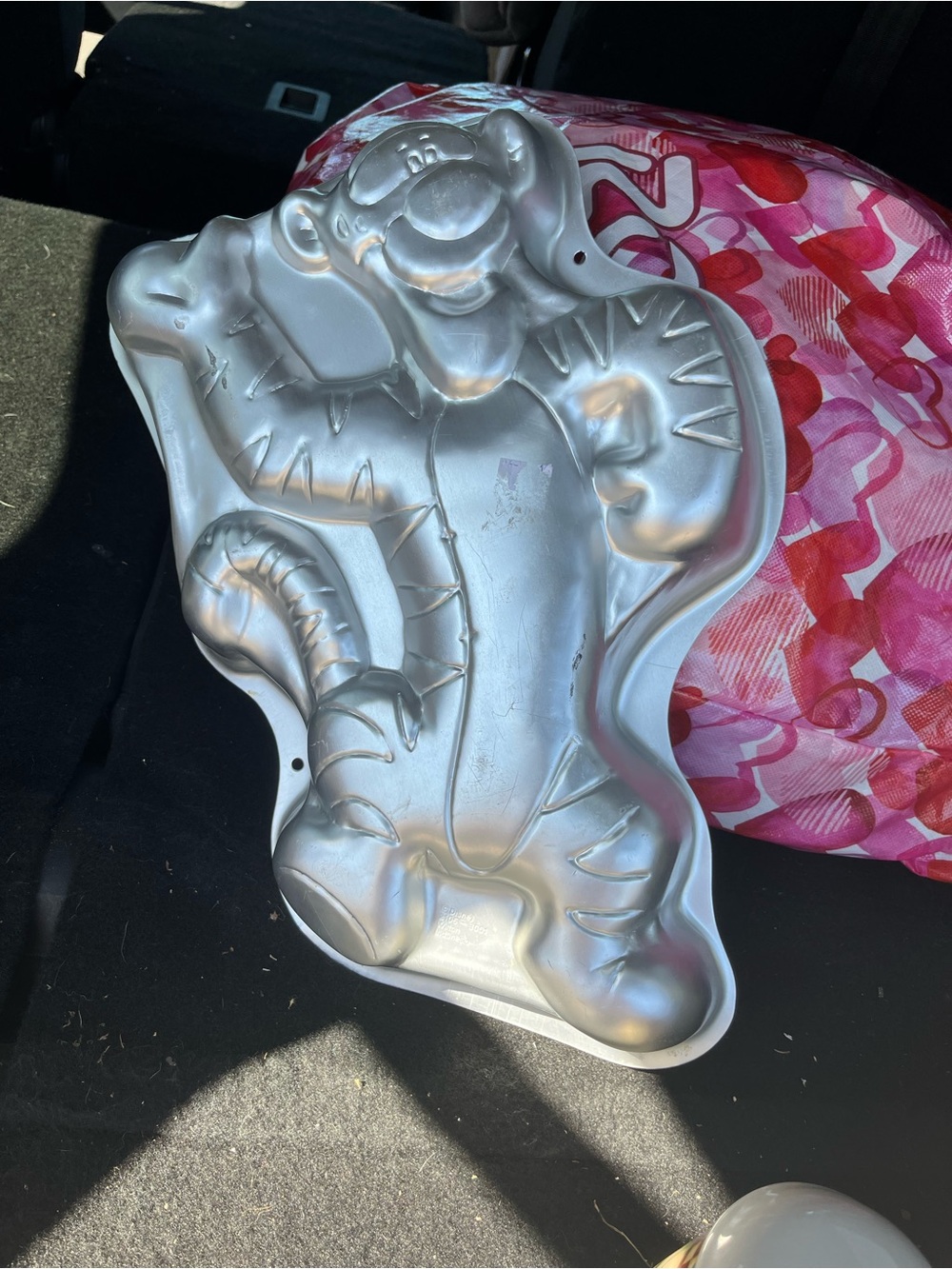 Wilton Silver Tigger Character Cake Pan